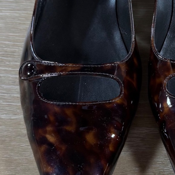 Stuart Weitzman Tortoiseshell Flats - Picture 4 of 8